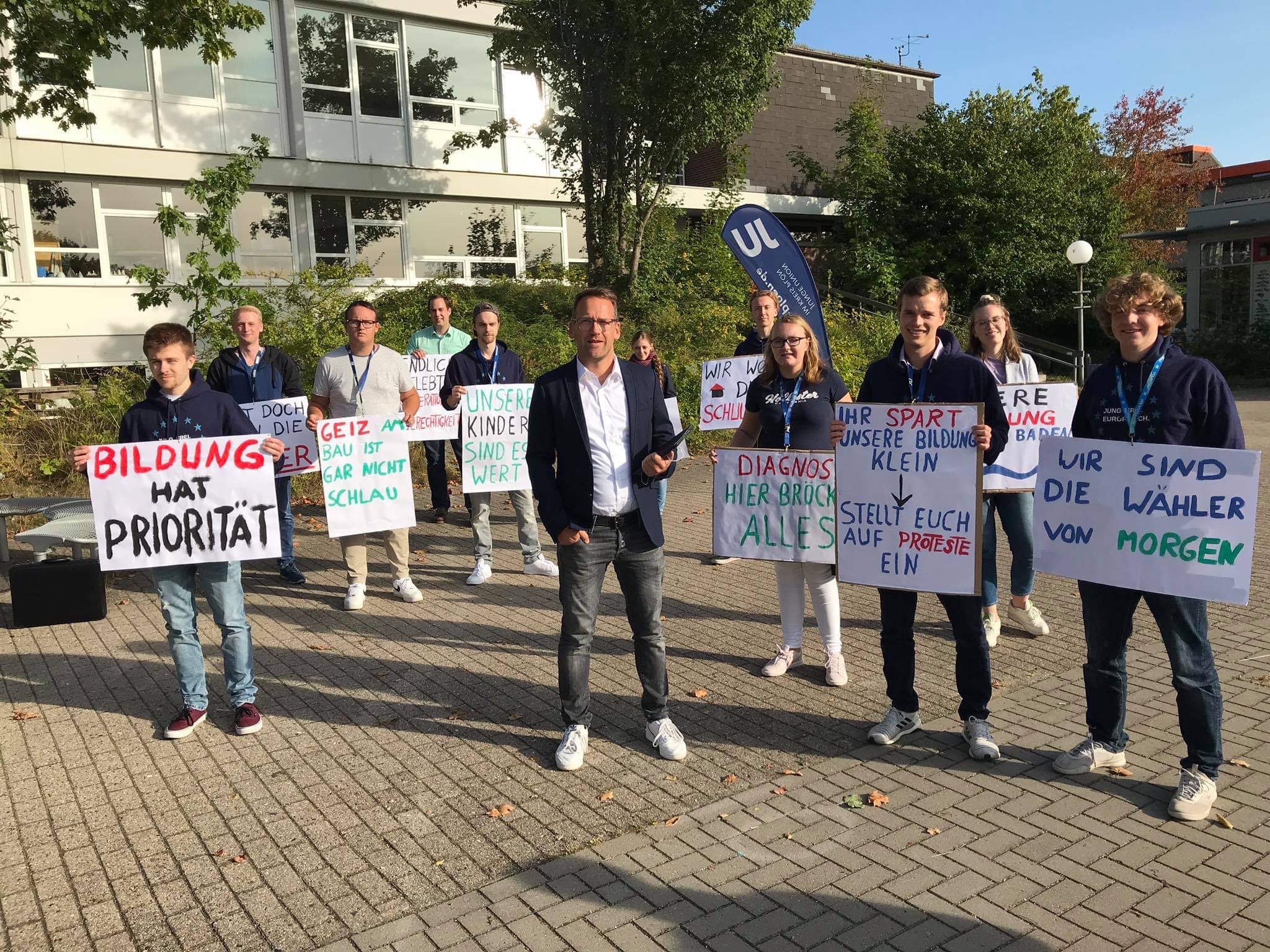 Demo vor Kreistagssitzung